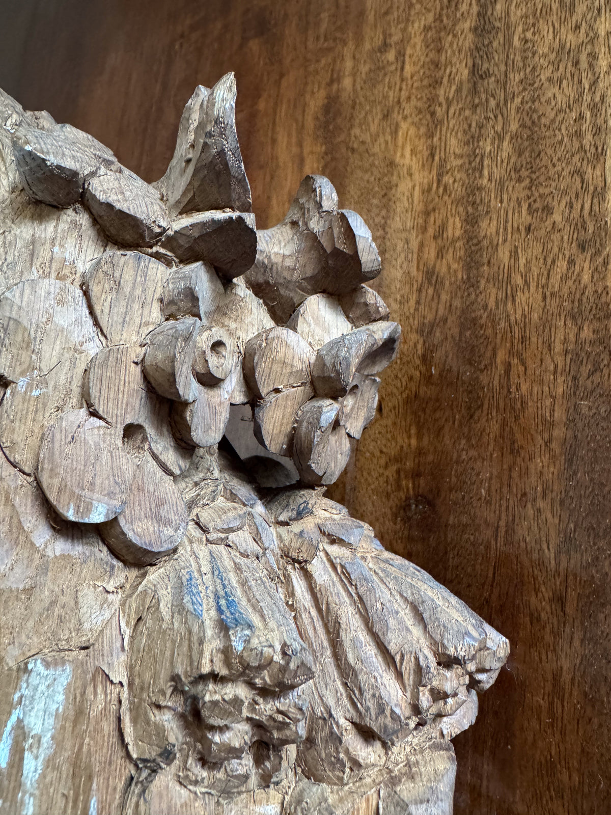 A Pair of Early 18th Century Carved Oak Elements in the manner of Grinling Gibbons (1648-1721)