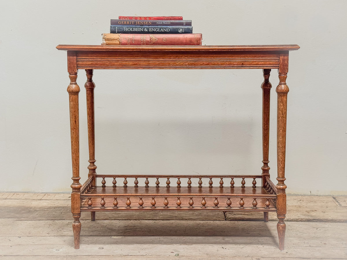 An Early 20th Century Oak Side Table