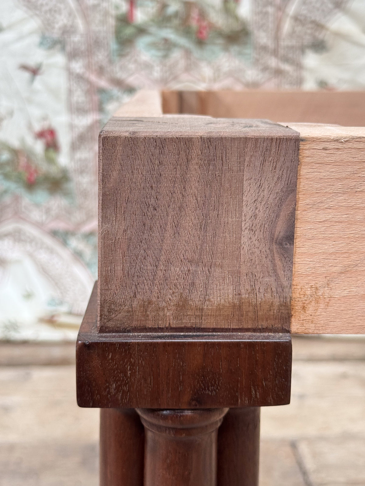 The 'Alexandra' Centre Stool